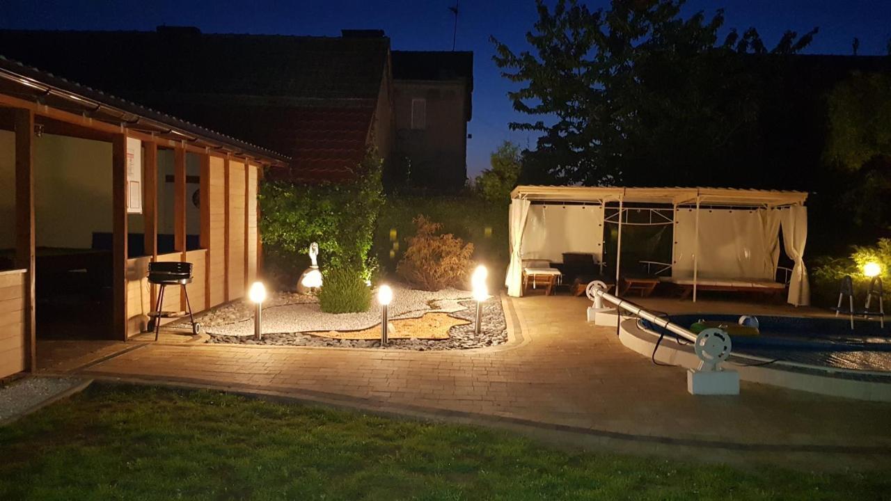 Aven'A Pokoje Goscinne Z Basenem Ujście-Darłowskie Dış mekan fotoğraf